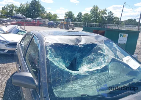 2011 Toyota Camry Xle z USA, uszkodzony, nr VIN 4T1BF3EK8BU612778